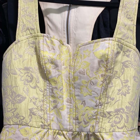 Kimchi blue size 4 yellow floral print dress - Picture 7 of 9